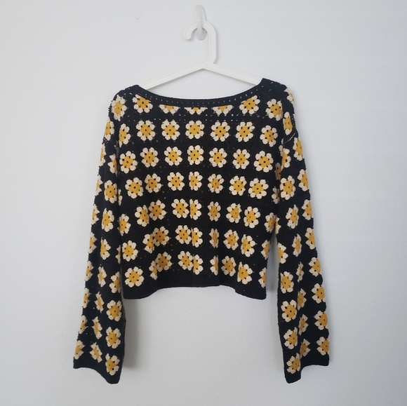 Industry Black and Yellow grannysquare Floral Knit Sweater L - Picture 4 of 9